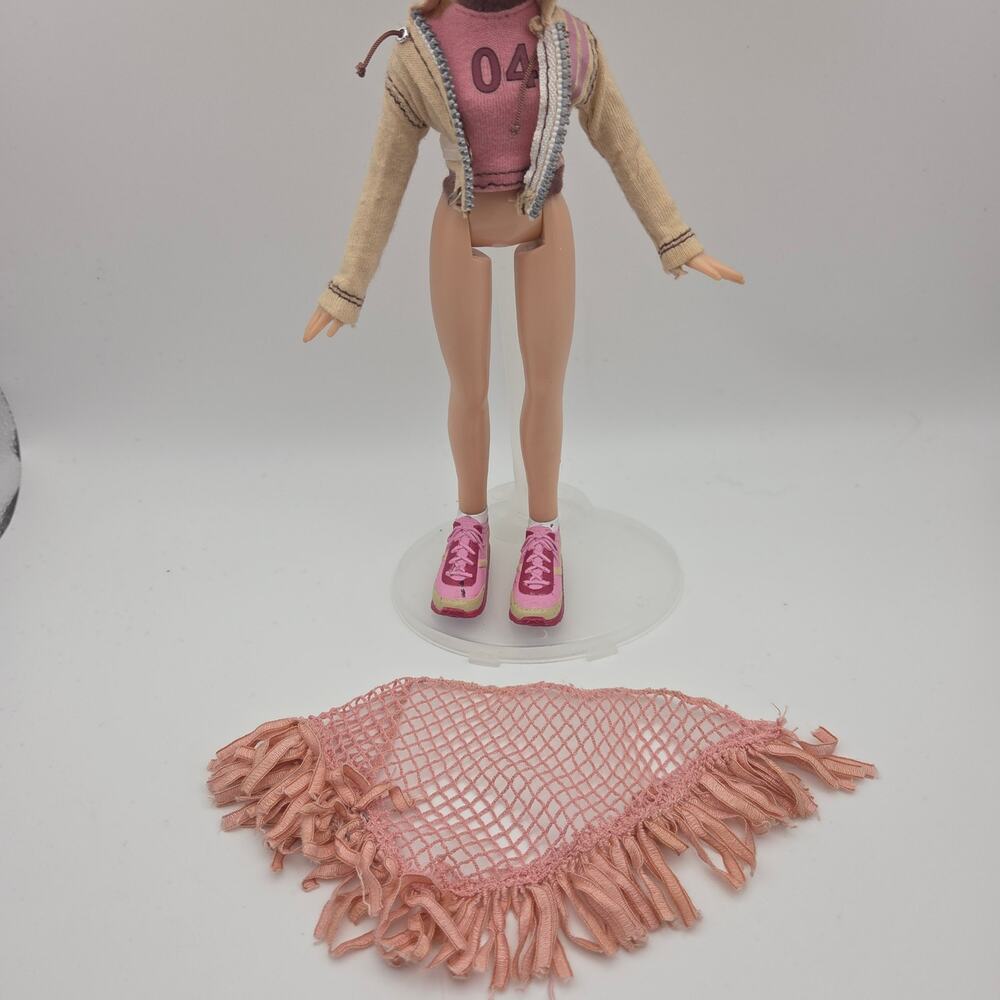 Vintage 2006 Bratz Class/Back to School Yasmin Shoes, Top, Sweater & Shawl RARE